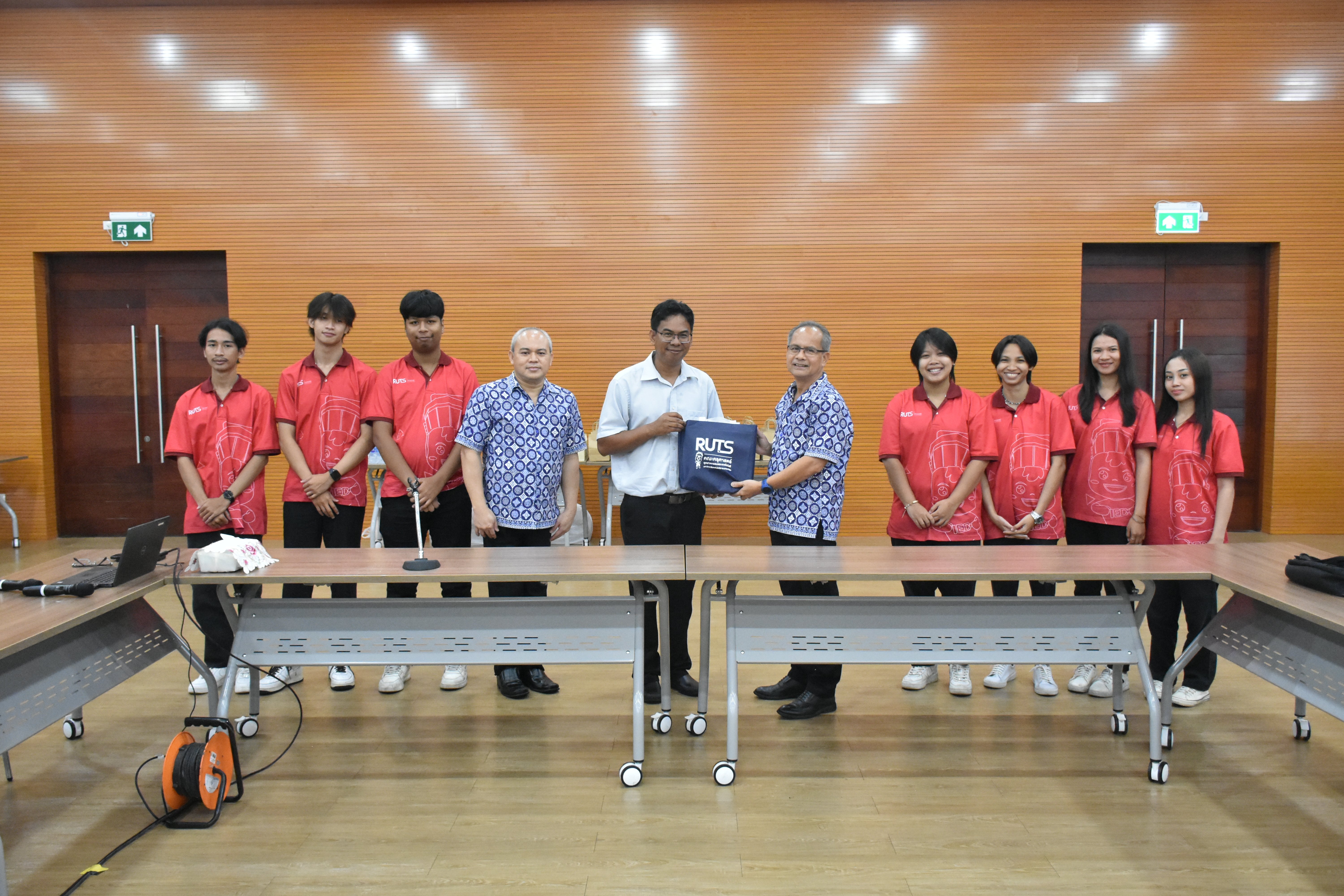 DSC_6820-(1).JPG DSC_6820-(1).JPG