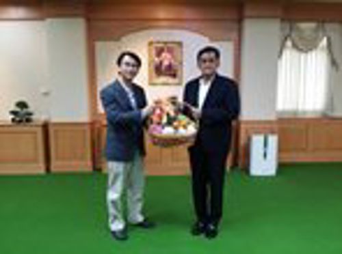 รูปกิจกรรมนายสุธีระ พึ่งธรรม รักษาการ อภภ.๔ เข้าพบผู้ว่าราชการจังหวัดสุราษฎร์ธานี