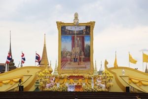 พิธีถวายเครื่องราชสักการะและวางพานพุ่ม พร้อมร่วมจุดเทียนถวายพระพรชัยมงคล เนื่องในโอกาสวันเฉลิมพระชนมพรรษา พระบาทสมเด็จพระปรเมนทรรามาธิบดีศรีสินทรมหาวชิราลงกรณ พระวชิรเกล้าเจ้าอยู่หัว